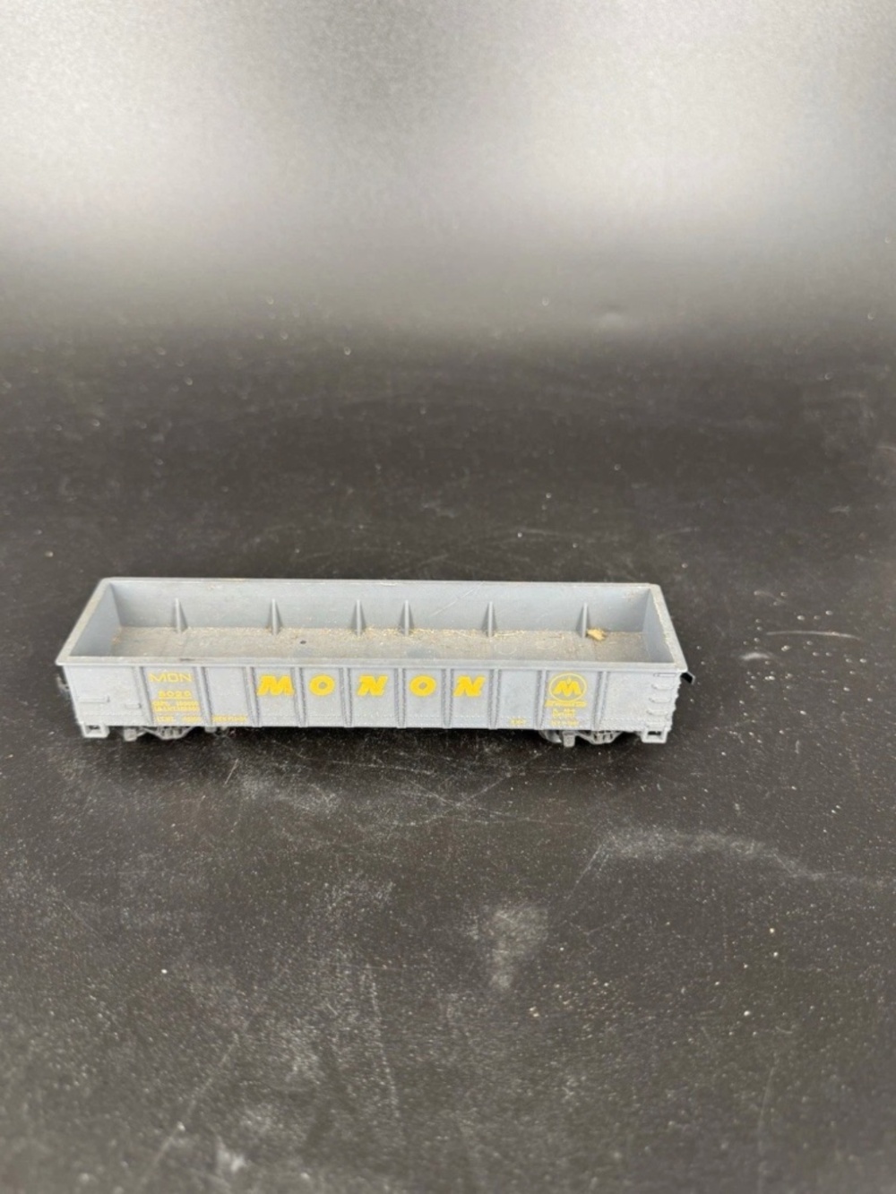 Preowned Tyco Mantua 40' Steel Gondola Monon Paint